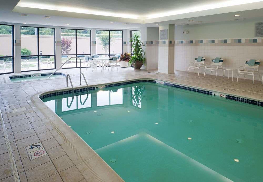 Courtyard Bristol Hotel Bagian luar foto