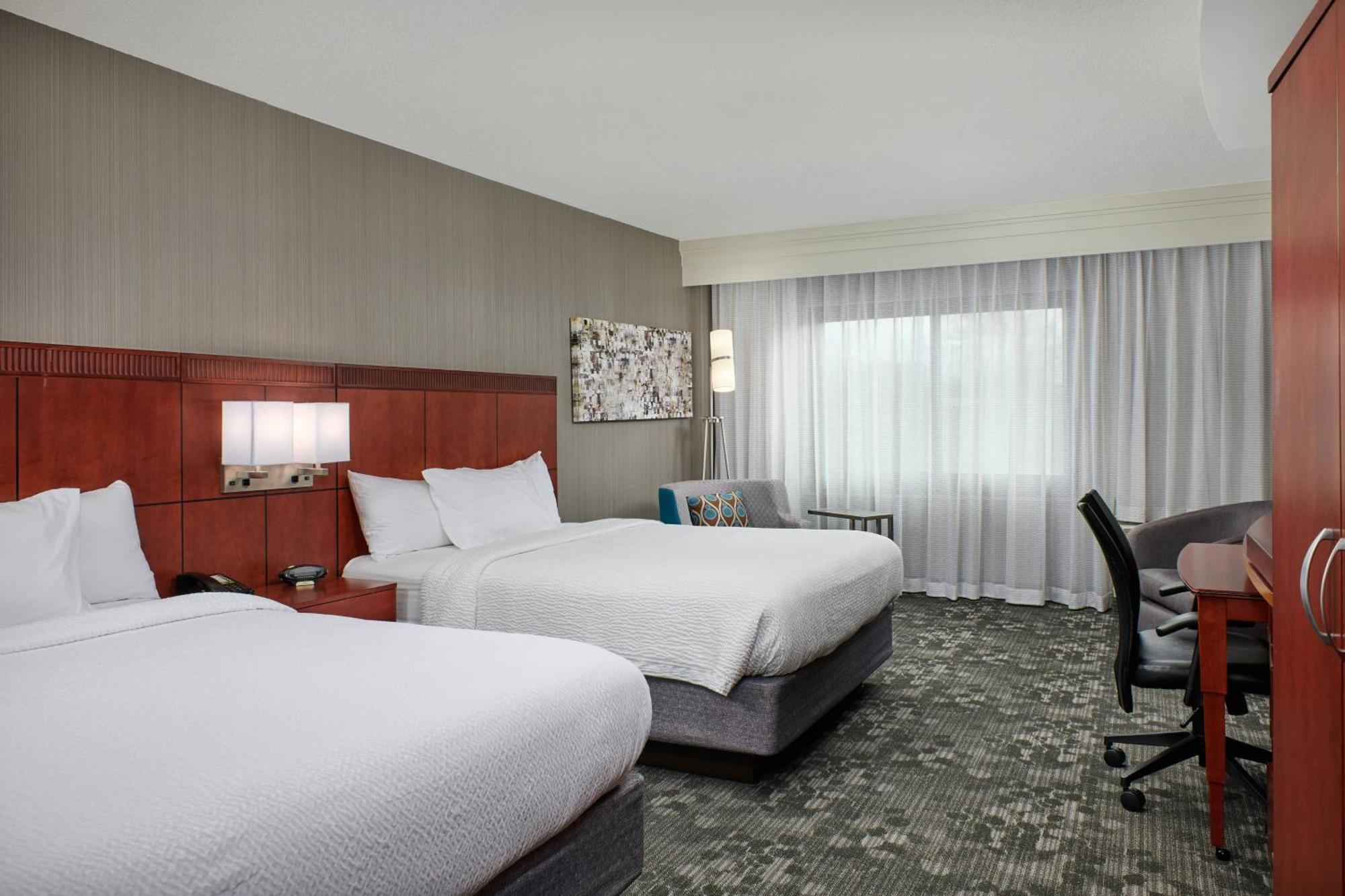 Courtyard Bristol Hotel Bagian luar foto