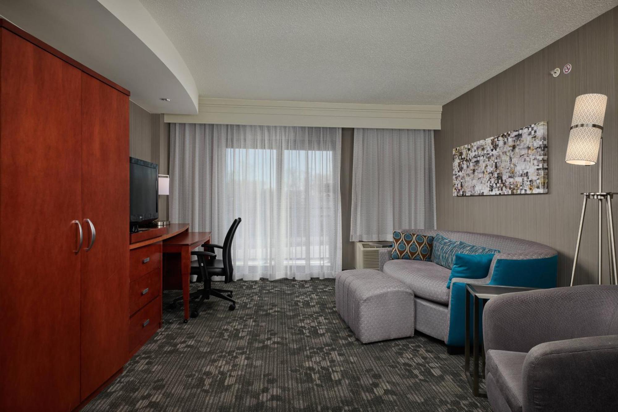 Courtyard Bristol Hotel Bagian luar foto