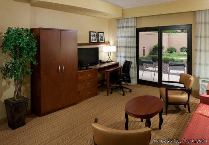 Courtyard Bristol Hotel Bagian luar foto
