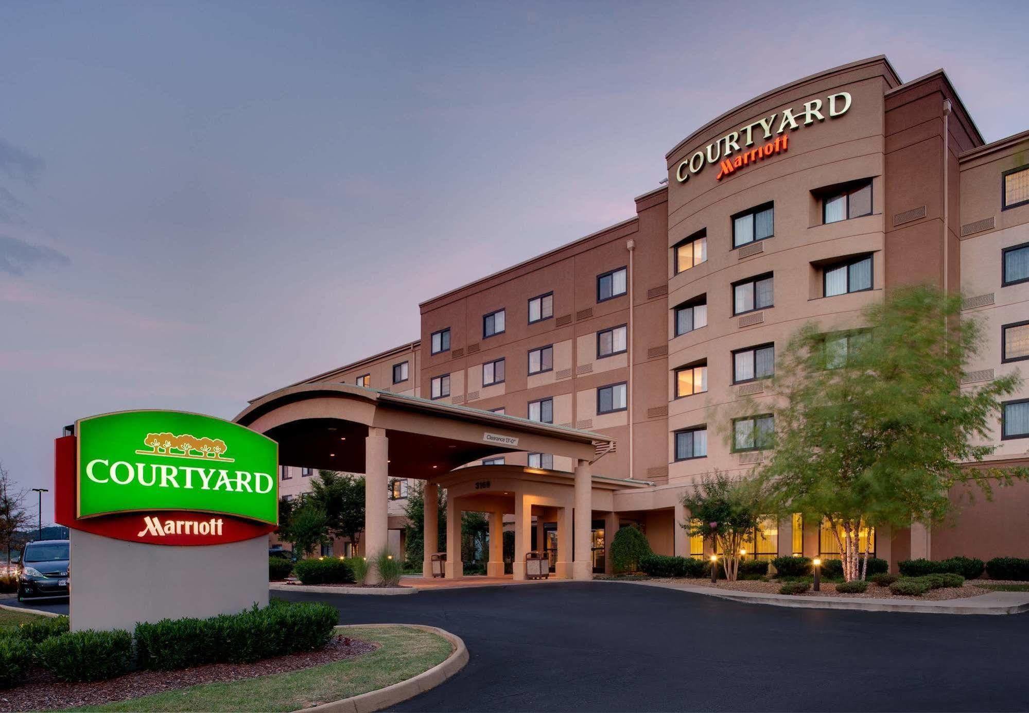 Courtyard Bristol Hotel Bagian luar foto