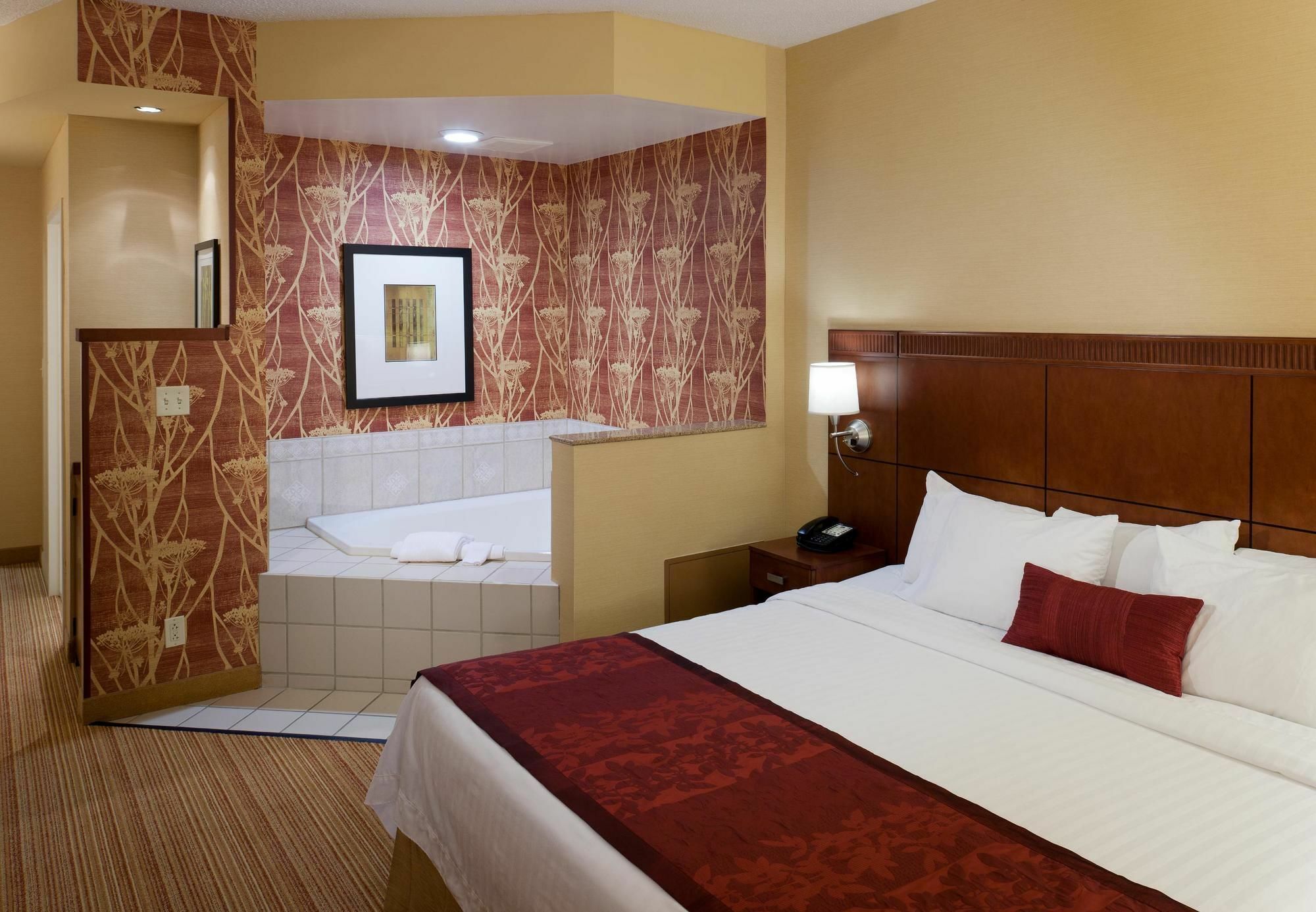 Courtyard Bristol Hotel Bagian luar foto